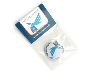 25mm Button in Poly-Beutel mit Headerkarte
