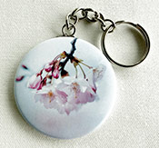 Button "Sakura" mit Schlüsselkette